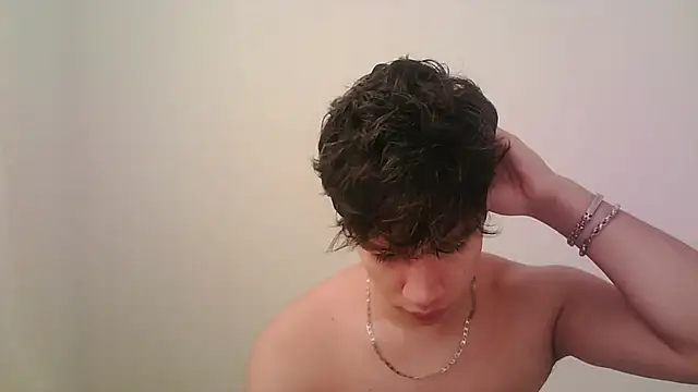 Snapshot of zeus_181 chatting on November 18, 12:42 pm zeus 181 online show from November 18, 12:42 pm