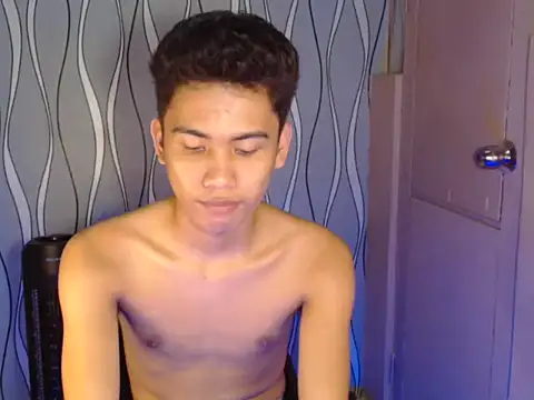 Snapshot of Demure_Asian143 chatting on September 13, 10:15 am Demure Asian143 online show from September 13, 10:15 am