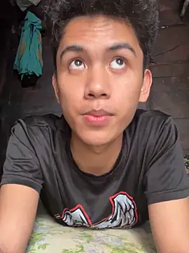 Snapshot of Demure_Asian143 chatting on September 26, 6:39 am Demure Asian143 online show from September 26, 6:39 am