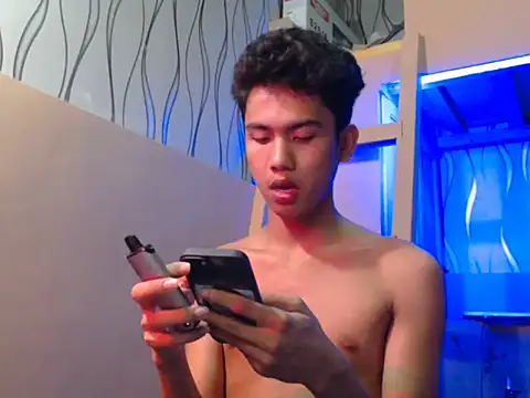 Snapshot of Demure_Asian143 chatting on September 29, 8:19 am Demure Asian143 online show from September 29, 8:19 am