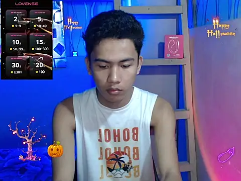 Snapshot of Demure_Asian143 chatting on November 4, 3:05 am Demure Asian143 online show from November 4, 3:05 am