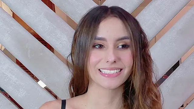 Sarah-Grace online show from May 21, 12:39 am
