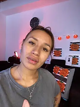 Snapshot of juliana-mancini chatting on October 27, 7:40 pm juliana-mancini online show from October 27, 7:40 pm