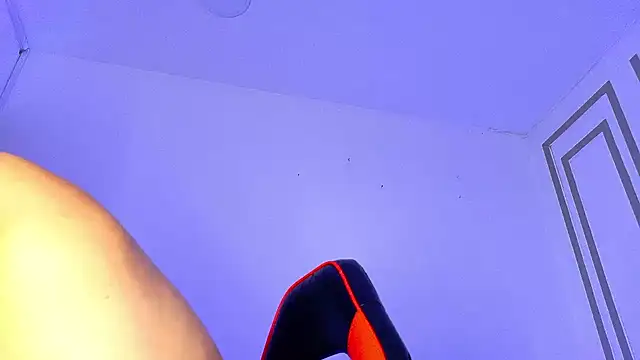 ALANNFERRER online show from December 22, 1:52 pm