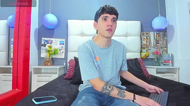 Matteo12  online show from October 28, 2:59 am