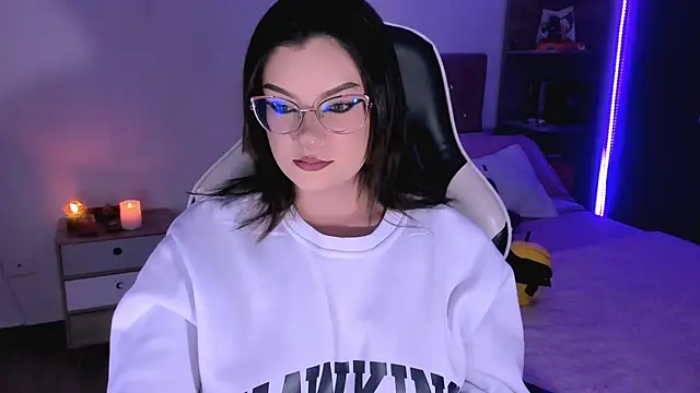 Snapshot of OphelianaRose33 chatting on September 9, 10:53 pm OphelianaRose33 online show from September 9, 10:53 pm