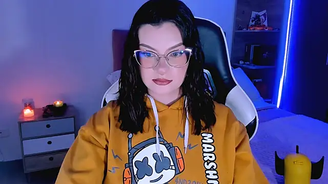 Snapshot of OphelianaRose33 chatting on September 23, 10:13 pm OphelianaRose33 online show from September 23, 10:13 pm