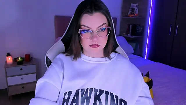 Snapshot of OphelianaRose33 chatting on November 17, 8:03 pm OphelianaRose33 online show from November 17, 8:03 pm