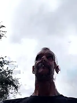 Snapshot of Hungwell1515 chatting on October 4, 5:33 pm Hungwell1515 online show from October 4, 5:33 pm