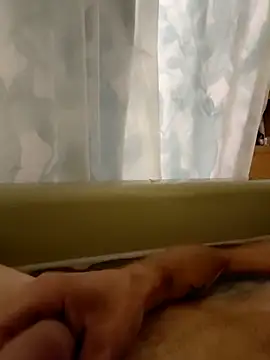 Snapshot of Hungwell1515 chatting on October 26, 9:48 am Hungwell1515 online show from October 26, 9:48 am