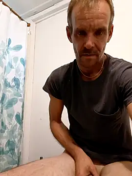 Snapshot of Hungwell1515 chatting on November 15, 5:42 pm Hungwell1515 online show from November 15, 5:42 pm