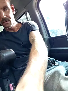 Snapshot of Hungwell1515 chatting on December 18, 4:24 pm Hungwell1515 online show from December 18, 4:24 pm