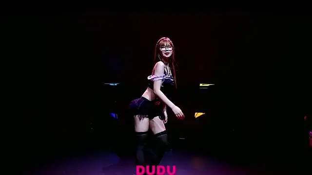 Snapshot of yznt-dudu chatting on October 3, 12:24 pm yznt-dudu online show from October 3, 12:24 pm