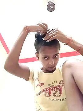 Snapshot of Saniye-143 chatting on September 18, 2:57 am Saniye-143 online show from September 18, 2:57 am