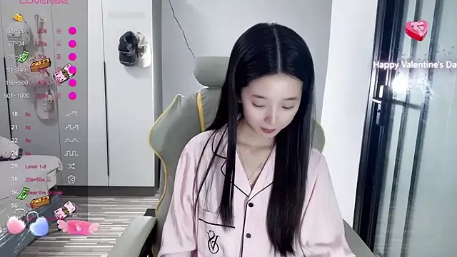 Snapshot of OiOi-666 chatting on October 14, 11:55 am OiOi-666 online show from October 14, 11:55 am