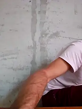 Snapshot of Alex-andru88 chatting on October 9, 10:35 am Alex-andru88 online show from October 9, 10:35 am