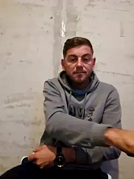 Snapshot of Alex-andru88 chatting on October 12, 2:27 pm Alex-andru88 online show from October 12, 2:27 pm