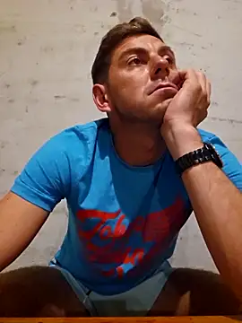 Snapshot of Alex-andru88 chatting on October 19, 8:20 pm Alex-andru88 online show from October 19, 8:20 pm