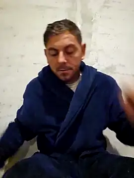 Snapshot of Alex-andru88 chatting on October 24, 3:47 am Alex-andru88 online show from October 24, 3:47 am