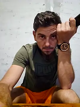 Snapshot of Alex-andru88 chatting on October 24, 4:14 pm Alex-andru88 online show from October 24, 4:14 pm