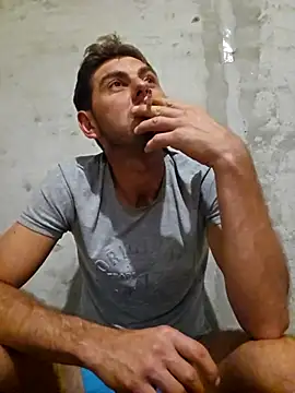 Snapshot of Alex-andru88 chatting on October 29, 7:59 pm Alex-andru88 online show from October 29, 7:59 pm