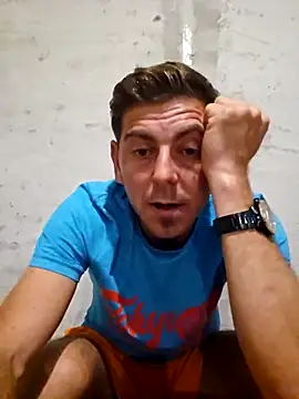 Snapshot of Alex-andru88 chatting on November 1, 6:54 pm Alex-andru88 online show from November 1, 6:54 pm