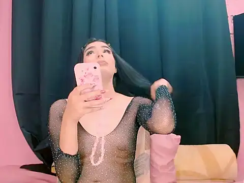 Snapshot of _crystal23_ chatting on October 19, 5:19 am  crystal23  online show from October 19, 5:19 am