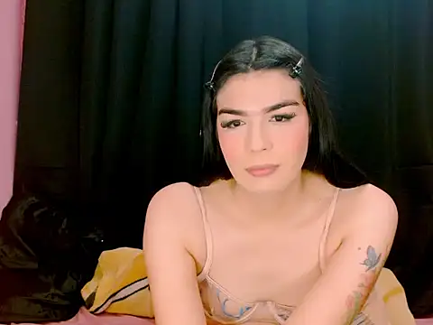 Snapshot of _crystal23_ chatting on October 25, 4:31 am  crystal23  online show from October 25, 4:31 am