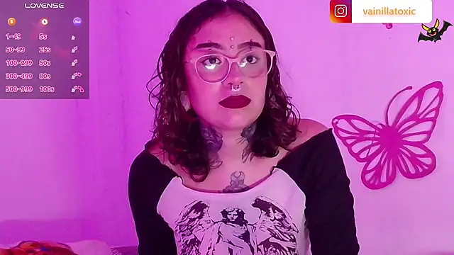 Snapshot of vainilla_doll chatting on November 13, 4:50 pm vainilla doll online show from November 13, 4:50 pm