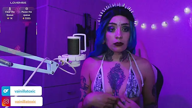 vainilla doll online show from January 16, 11:20 pm