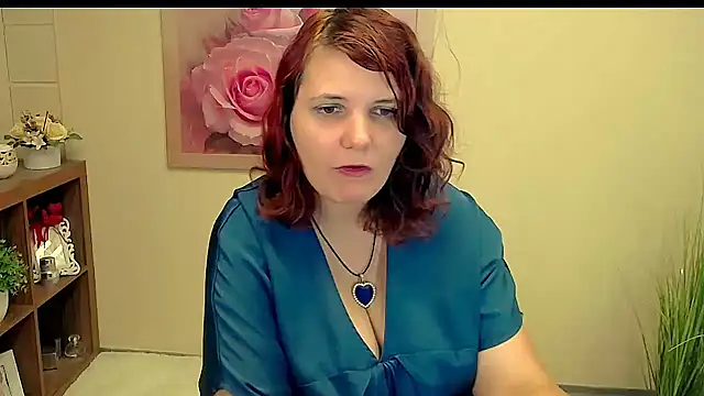 Snapshot of TwoBigSuns chatting on September 10, 7:19 am TwoBigSuns online show from September 10, 7:19 am