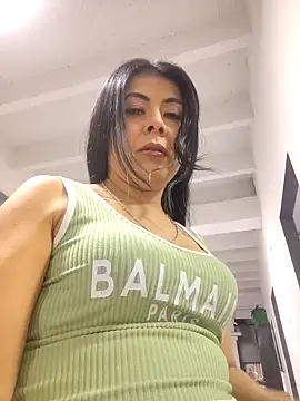 Snapshot of Aniajoness_ chatting on November 16, 2:50 am Aniajoness online show from November 16, 2:50 am