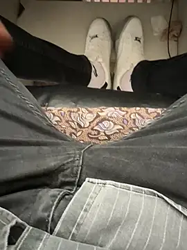 Snapshot of Ersin_meral chatting on September 10, 6:35 am Ersin meral online show from September 10, 6:35 am