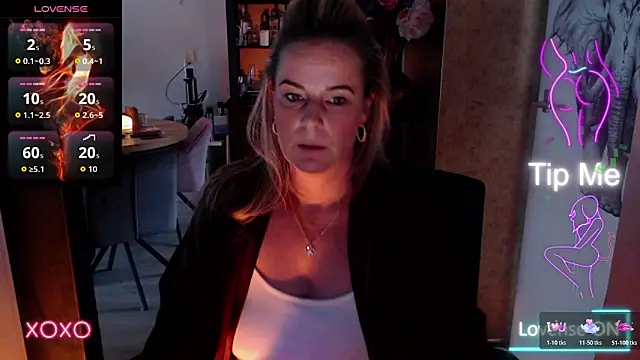 Mrs-Aurora online show from January 12, 12:43 pm