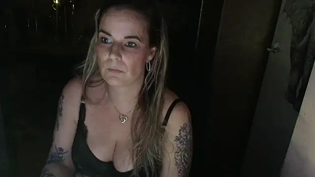 Mrs-Aurora online show from March 26, 11:43 pm