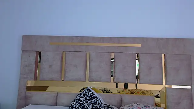 Kitty ravee online show from September 12, 7:58 pm