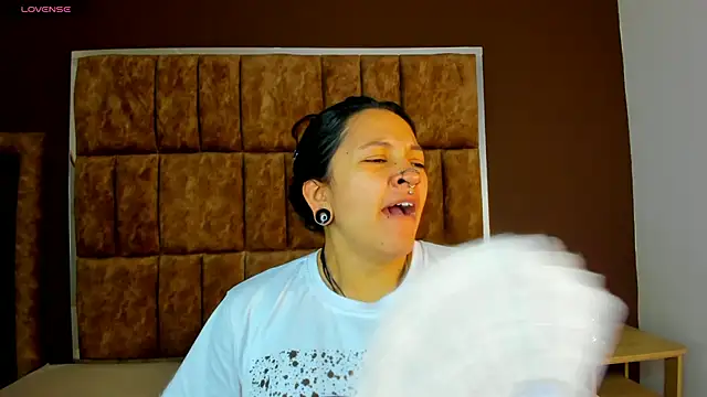 Kitty ravee online show from September 15, 7:36 pm