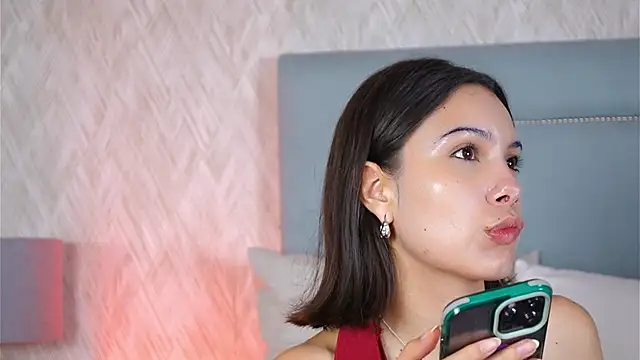 Snapshot of Sofy_Bradd chatting on September 18, 10:06 am Sofy Bradd online show from September 18, 10:06 am