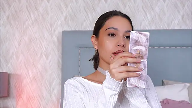 Snapshot of Sofy_Bradd chatting on October 15, 3:17 am Sofy Bradd online show from October 15, 3:17 am