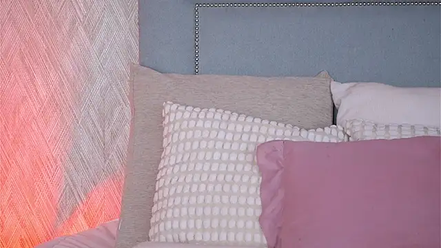 Snapshot of Sofy_Bradd chatting on October 31, 5:30 am Sofy Bradd online show from October 31, 5:30 am