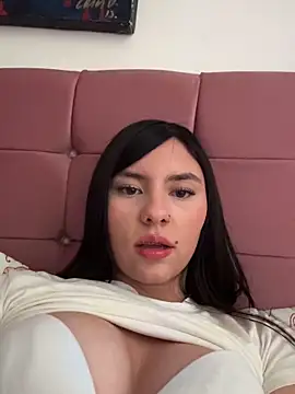 Katie rawwww online show from March 1, 8:44 pm