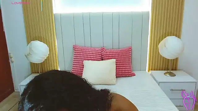 WildScarlet online show from September 23, 10:40 am