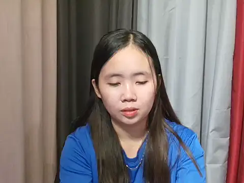 lovelysluttyxx online show from September 18, 1:02 pm