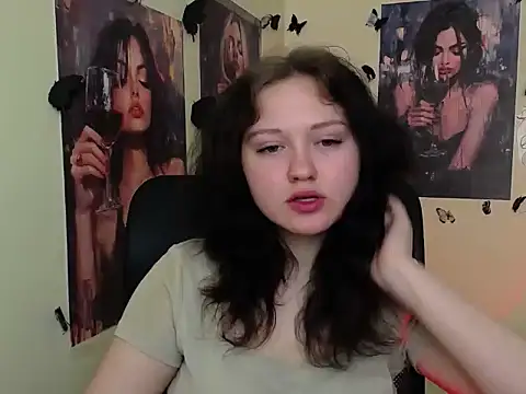 LadyAlice  online show from April 13, 6:19 am