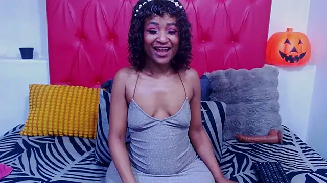 GoldenBigAssCurvy online show from April 22, 6:31 pm