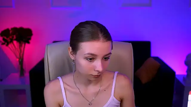 JulieDaniel online show from September 9, 8:14 am