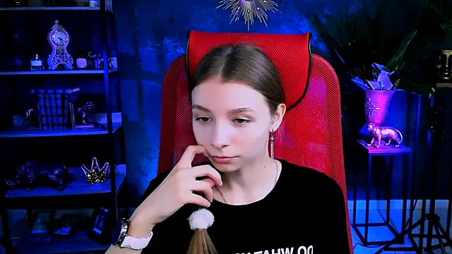 JulieDaniel online show from September 11, 8:14 am