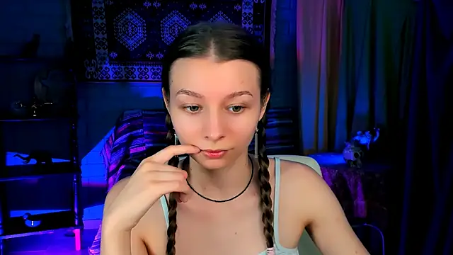 JulieDaniel online show from November 17, 4:18 am