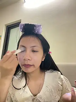 Lil-Gi online show from December 15, 3:05 pm