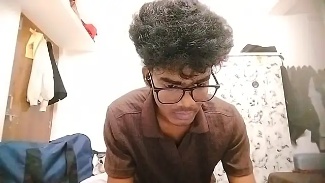 Snapshot of Rahulisagoodguy chatting on September 18, 2:19 pm Rahulisagoodguy online show from September 18, 2:19 pm